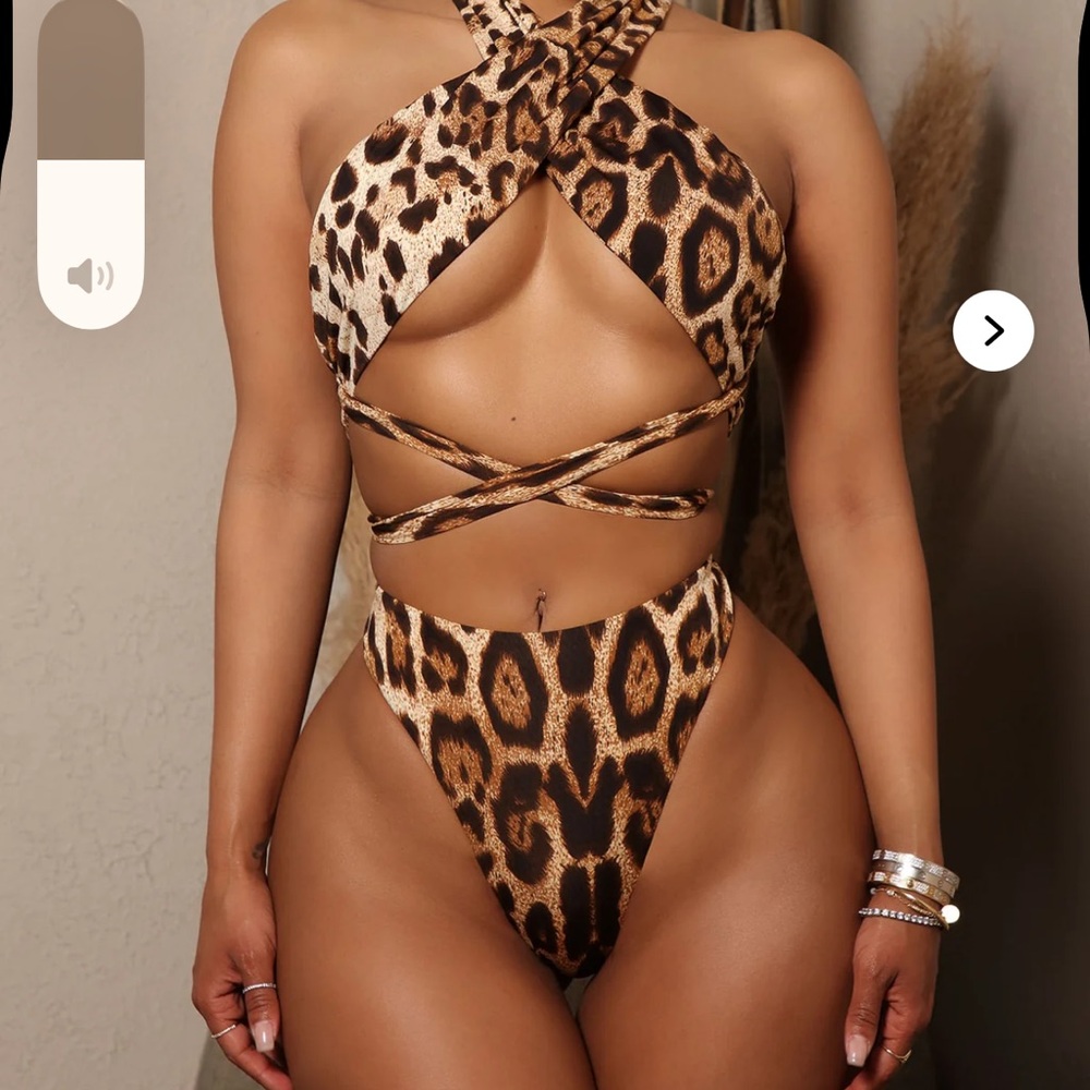 Leopard Print Crisscross Bikini